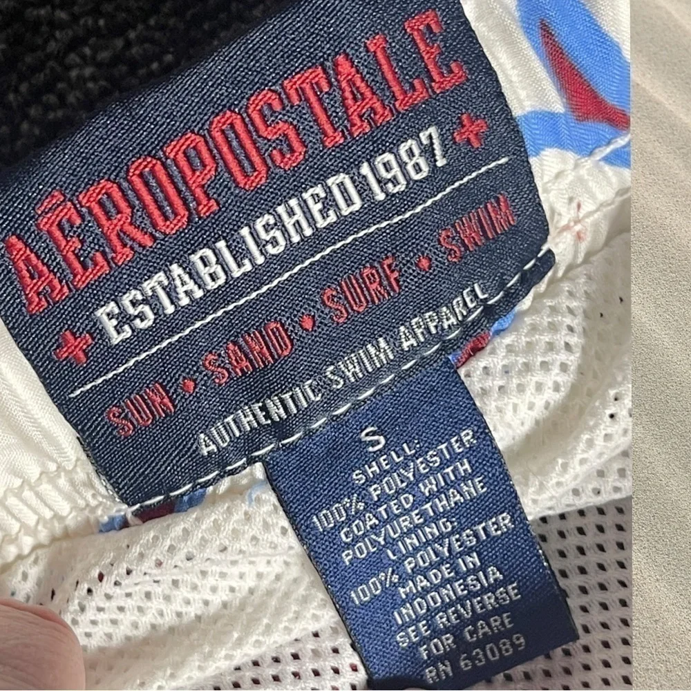 Aeropostale Men’s Cargo Swim Trunks / Shorts Burgundy Red Size Small